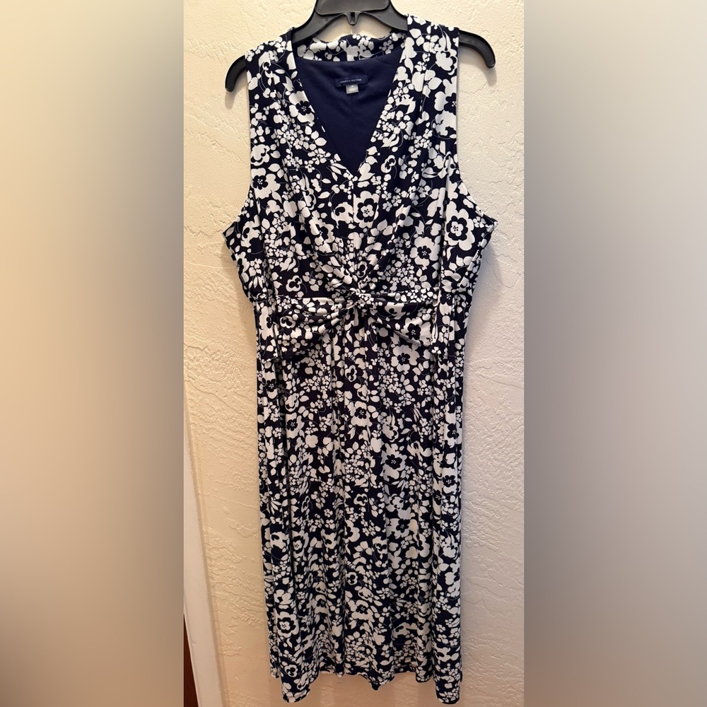 Tommy Hilfiger Black and White Sheath Midi Dress V-Neck Sleeveless